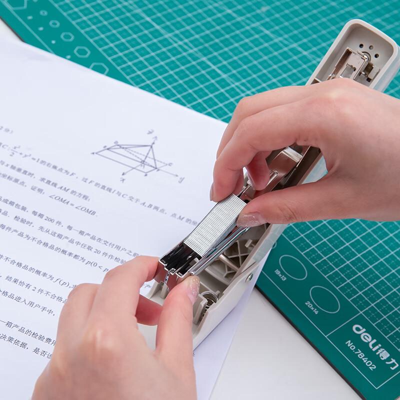Deli Labor-Saving Swivel Stapler