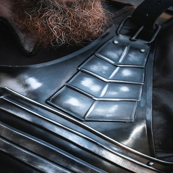 БРОНЯ из черненой стали, полный комплект двемерской кирасы: нагрудник, пара наручей, пара поножей, корсет, гномья броня, косплей-броня