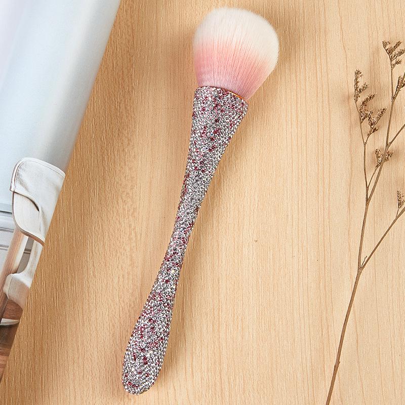 Кисть для макияжа XL с мягкой щетиной и бриллиантовыми вставками для хайлайтинга и нейл-арта