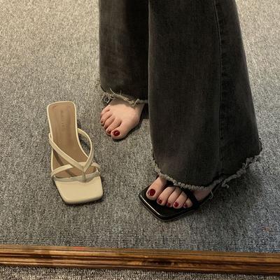 Шлепанцы женские верхняя одежда весна 2025 новые модные универсальные на маленьком толстом каблуке ретро сандалии с носком