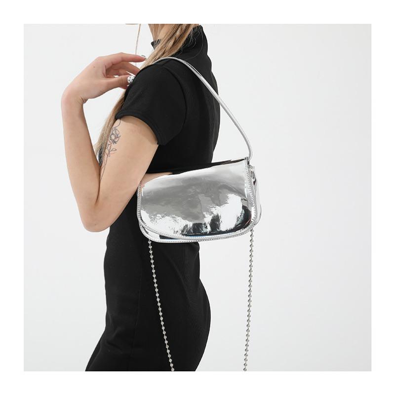 Лаковая кожа, модная зеркальная однотонная трендовая сумка для подмышек, женская сумка 2024, новая цепочка в западном стиле на одно плечо, через плечо, внешняя торговля