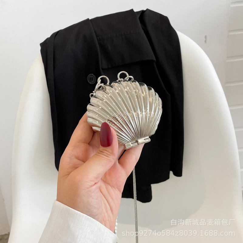 French Niche Design Manufacturer Chain Mini Bag Women's 2025 New Personalized Explosion Messenger Shell Bag