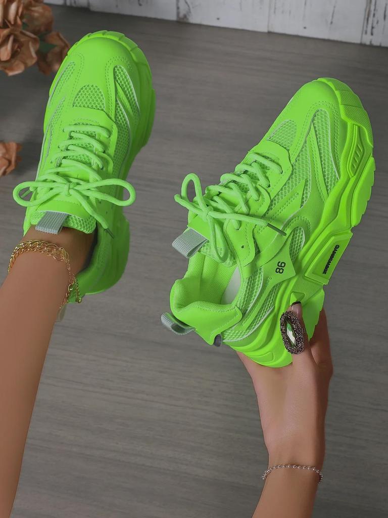 Модные сетчатые туфли для пап на весну и лето — конфетного цвета, дышащие, на толстой подошве, универсальные спортивные кроссовки