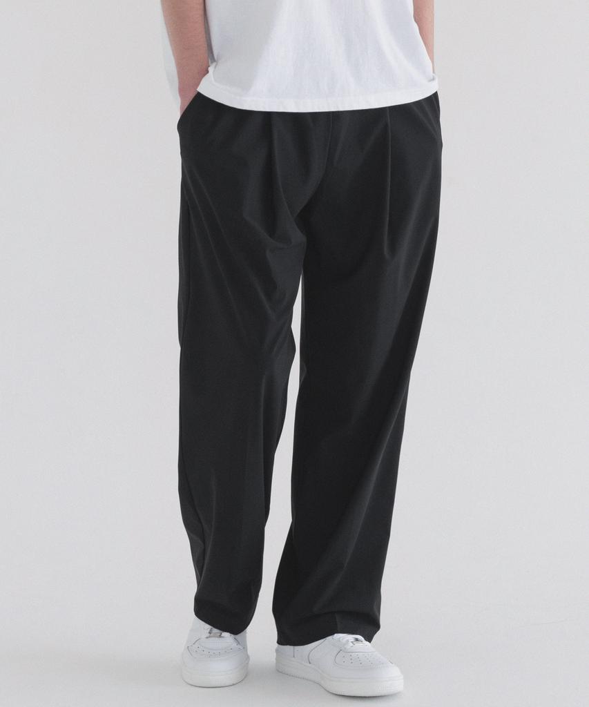 PIANER Cool Stretch One-Tuck Wide Training Pants (Black)