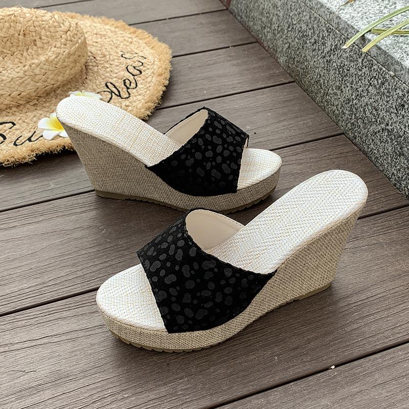 Тапочки женские босоножки на каблуке женская обувь на каблуке платформа одно слово тапочки дизайнерские замшевые туфли на танкетке большого размера водонепроницаемые летние новые