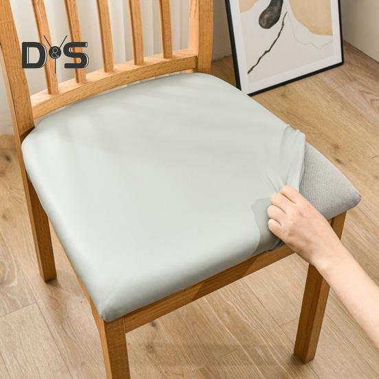 Чехол на стул из водонепроницаемой высокоэластичной искусственной кожи, противоскользящий, легко устанавливаемый, защищает сиденье от царапин и пятен, маслостойкий обеденный стул