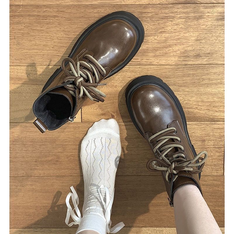 Британские маленькие мужские коричневые ботинки Мартина на платформе женские 2025 осень новые шнуровка ретро короткие ботинки дети