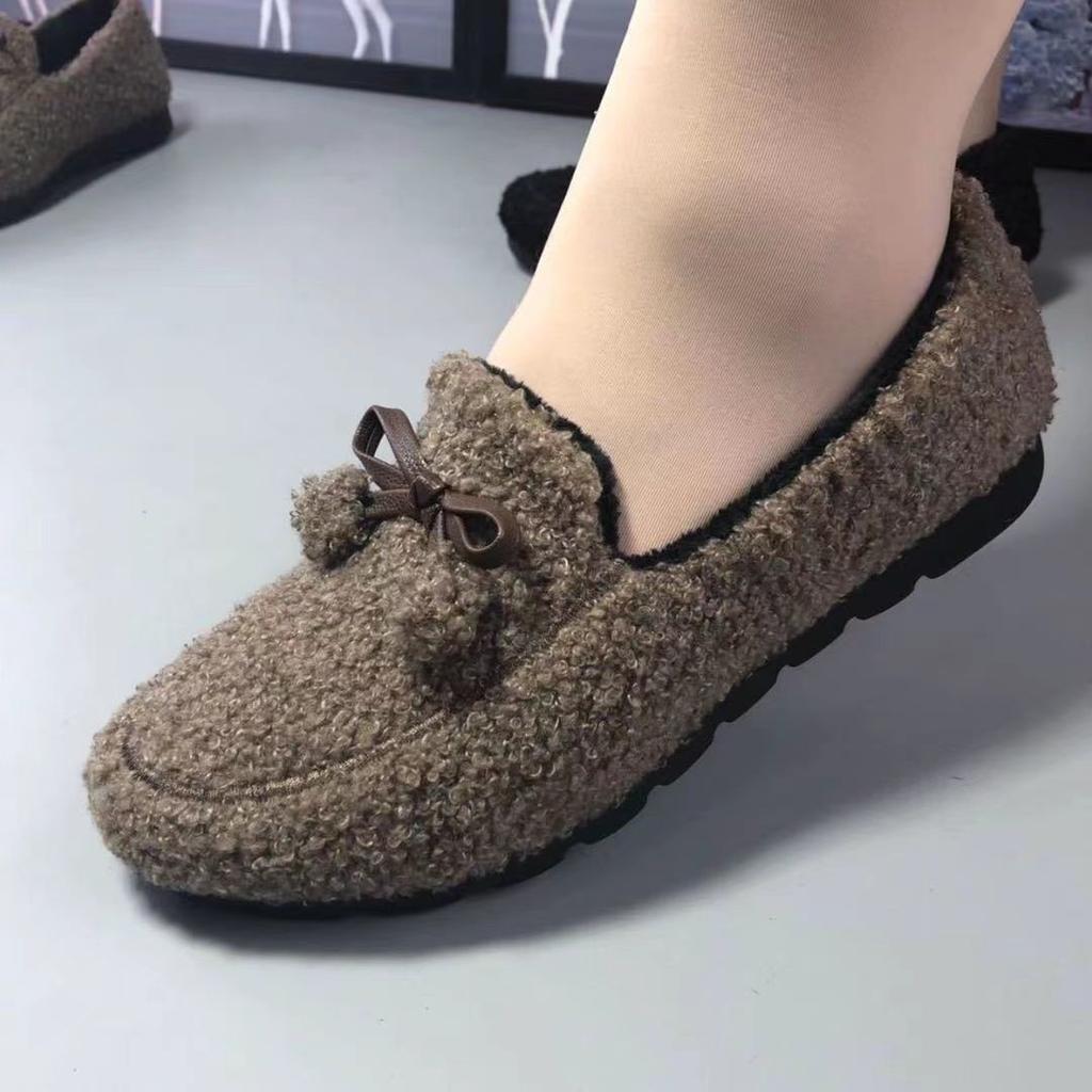 Старые пекинские тканевые туфли Женские пушистые туфли Зимняя верхняя одежда Утолщенные ленивые женские туфли Зимний зарубежный стиль Нескользящие туфли для мамы