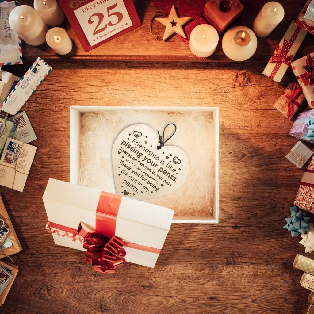 Дружба писает штаны смешная деревянная табличка лучший друг подарок