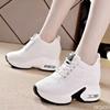 Лето 2025 Модная белая спортивная обувь Повседневная дышащая сетчатая обувь на толстой подошве Удобная обувь, увеличивающая рост
