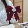 Роскошная двусторонняя бархатная брошь-бант с жемчужной и цветочной отделкой