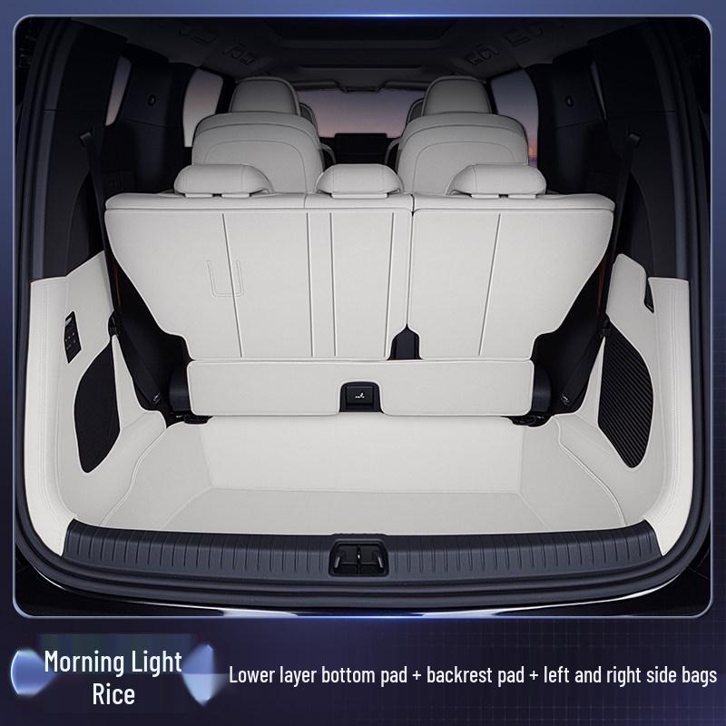 Коврик в багажник Geely Galaxy V900: Коврик в багажник с полным покрытием для новой модели.