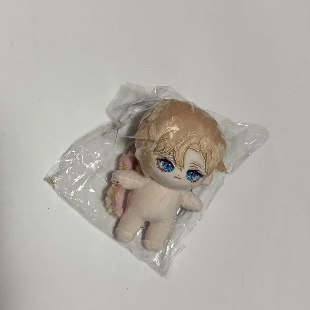 PLAVE sealed) Wapya Noah doll
