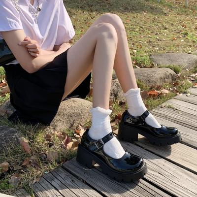 Мода Новые весенне-осенние женские туфли-лодочки с круглым носком и средним каблуком для женщин, уличные туфли на платформе Мэри Джейн, туфли для платья с неглубоким вырезом и ремешком с пряжкой