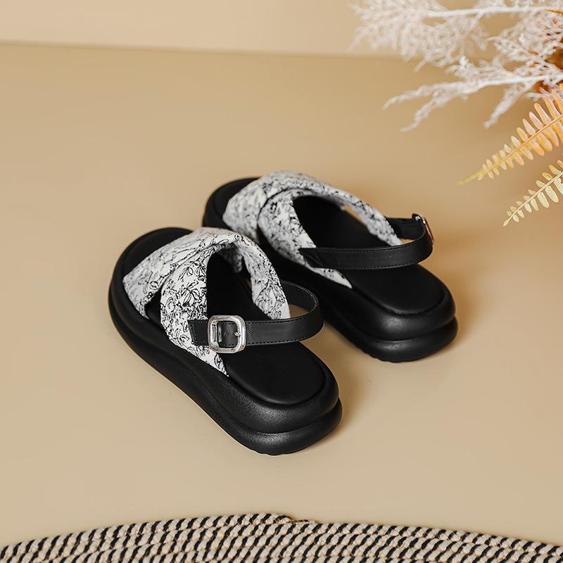 National style sandals women's platform new Chinese style summer new retro round head flat bottom ethnic style outdoor wear beach shoes