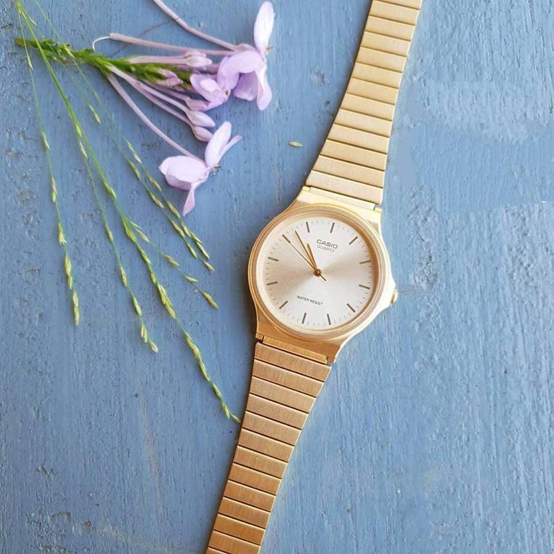 Casio Серия YOUTH-диск три стрелки мода простой бизнес универсальный нейтральный классический стрелки водонепроницаемый кварцевый механизм нержавеющая сталь MQ-24G-9E