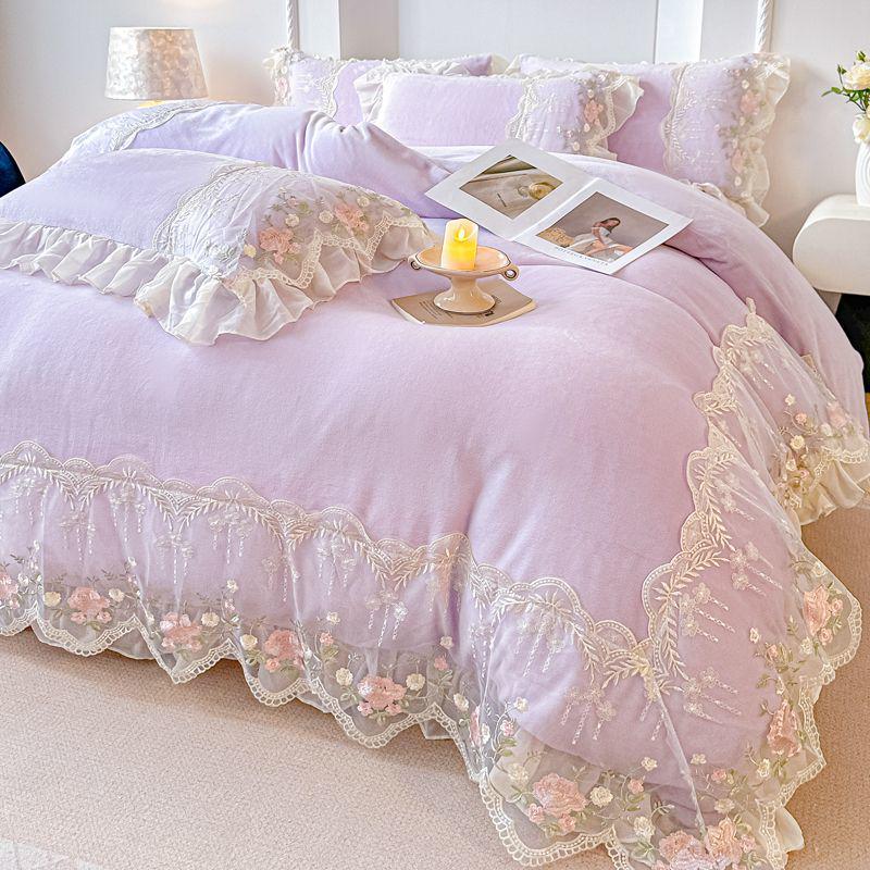 Корейский принцессный комплект из 4 предметов из молочного бархата с кружевной отделкой: Антистатичные простыни и пододеяльник из кораллового флиса