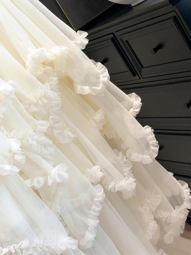 Многослойная кружевная и сетчатая юбка А-силуэта для женщин - Легкая, воздушная и идеальная для ранней весны.