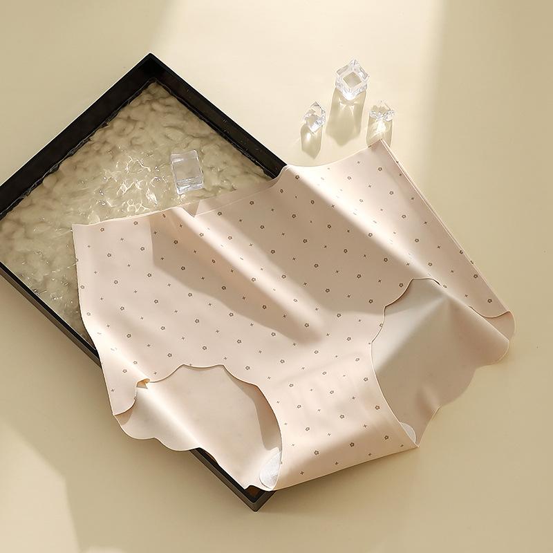 Skin Friendly and Comfortable Small Floral Mid Waist Panties with No Marks No Rolled Edges Triangle Women’s Panties
