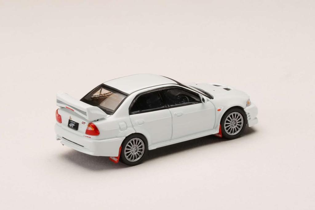 Mitsubishi Lancer GSR Evolution 6 1999 Scotia White with Mud Flap 1/64 (CP9A)