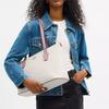 Coach Большая сумка-тоут на молнии из белогоSignature Canvas с отделкой из розовой кожи для повседневного использования