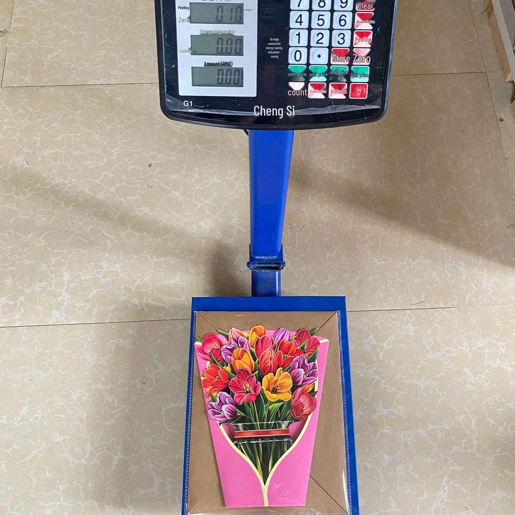 Объемная 3D открытка на День матери с цветами в руках