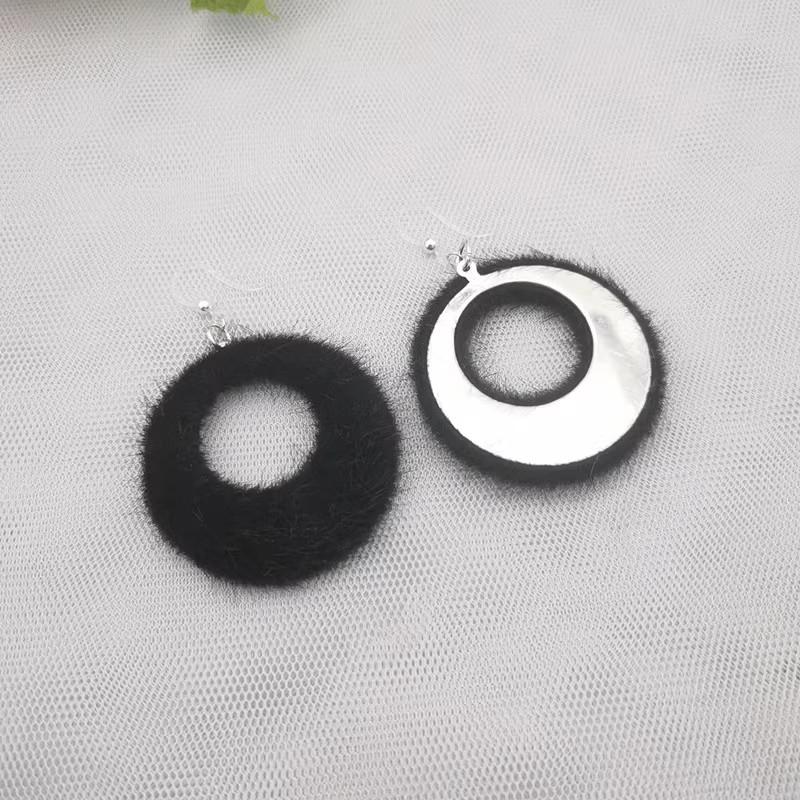 Black Plush Round Pendants Hook Earrings for Women Bohemian Elegant Light Dangle Earrings Hollow Circle brincos feminino