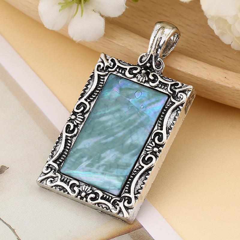 Shell Pendant Necklace With Geometric Embedding For Fashion Jewelry Crafts