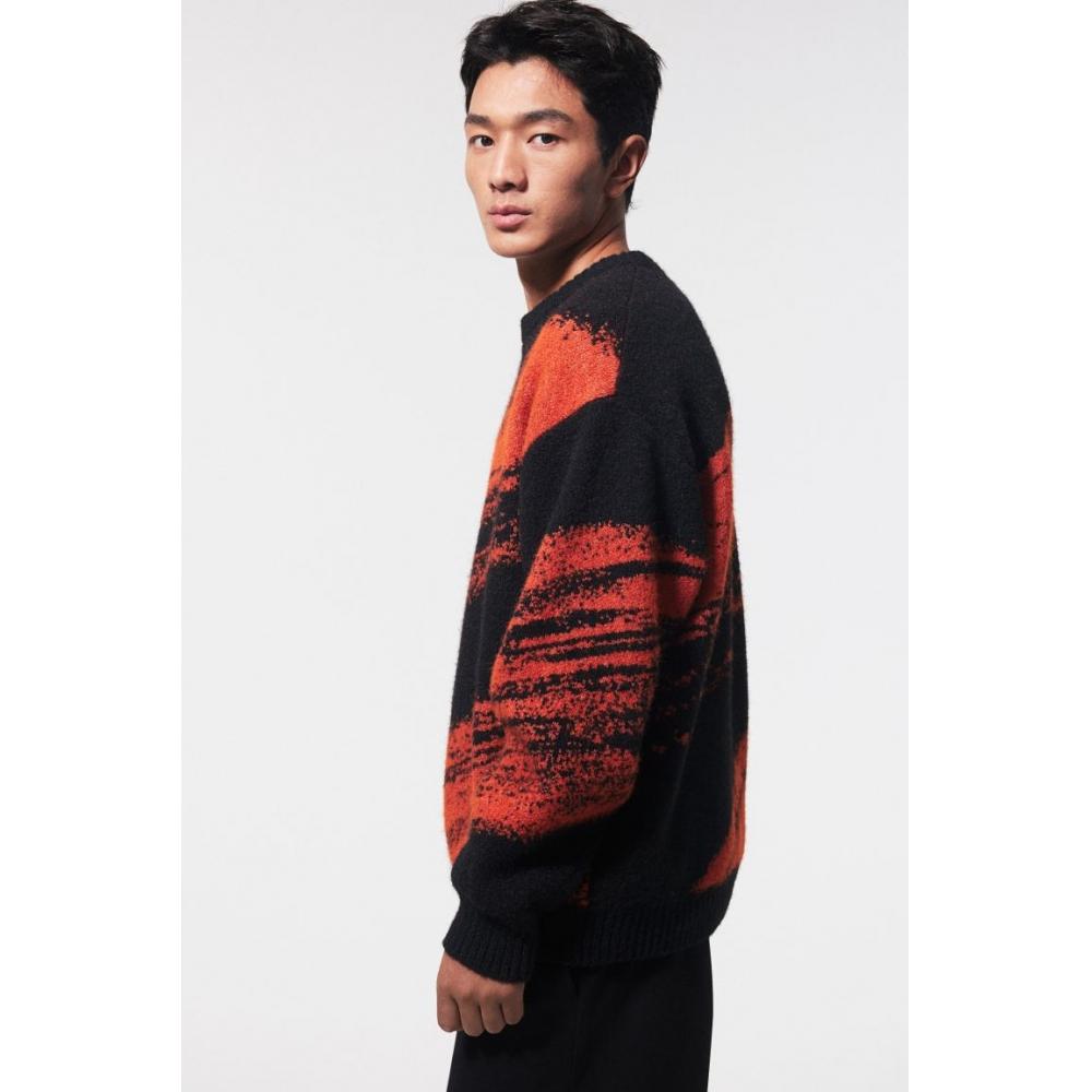 H M Loose Fit Jacquard Knit juMper Black Red Pattern
