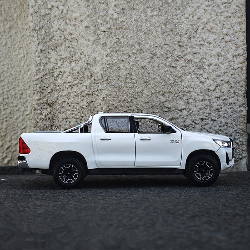 Майсто 1:24 Toyota Hilux Внедорожный Пикап Сплав Масштабная Модель Автомобиля Литьевой Металл Статическая Коллекция Детская Игрушечная Машина Транспортные Средства