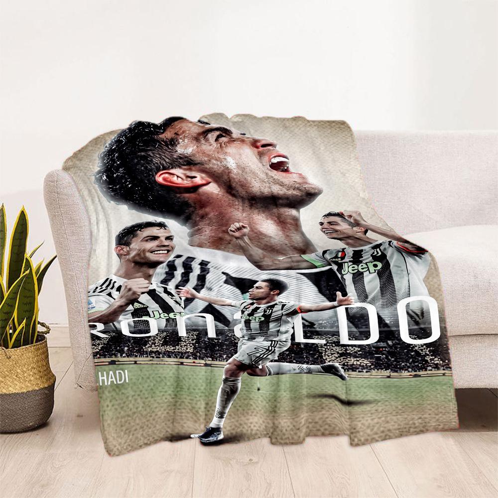 Ronaldo's Juventus Celebration Moment Blanket Comfortable Suitable for Couch Bedding Livingroom for All Seasons Modern Style Gift for Travel Home Birt