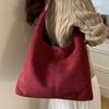 2025 новая повседневная сумка большой вместимости женская ретро замшевая сумка через плечо модная сумка-тоут с надписью тренд