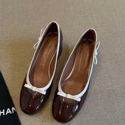 Туфли Mary Jane 2025 на толстом каблуке из светлой французской кожи с бантом телесного цвета, рабочие туфли на мягкой подошве, средний каблук, маленькие кожаные туфли