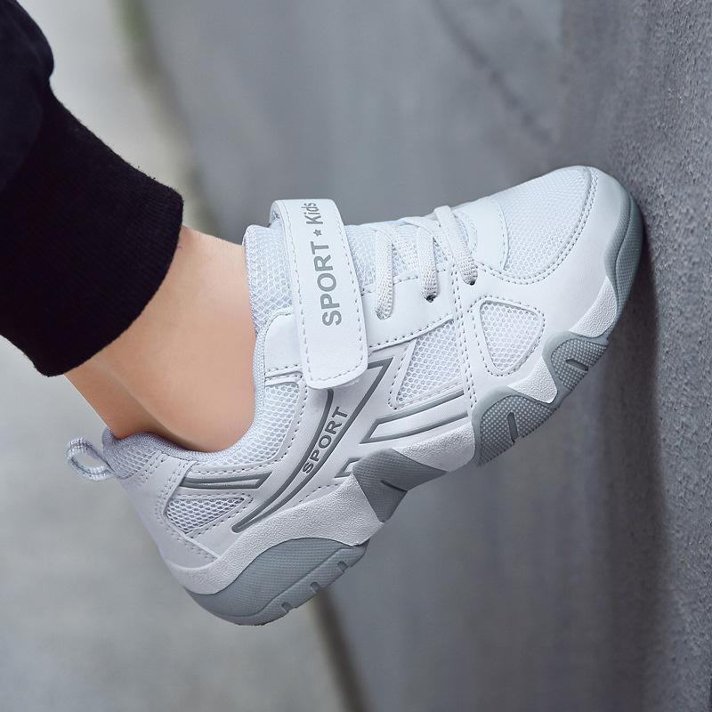 Детская летняя обувь для мальчиков, полая, новая спортивная обувь, дышащая, из одинарной сетки, для детей среднего школьного возраста, для учеников начальной школы, белая обувь