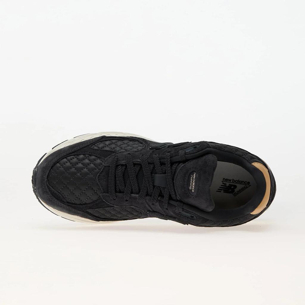 Sneakers New Balance Black 2002R