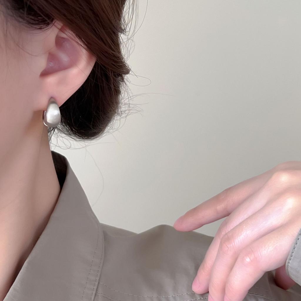 Покрытые серьги-кольца U-образной формы с матовой отделкой для женщин, толстые минималистичные корейские серьги, модная бижутерия