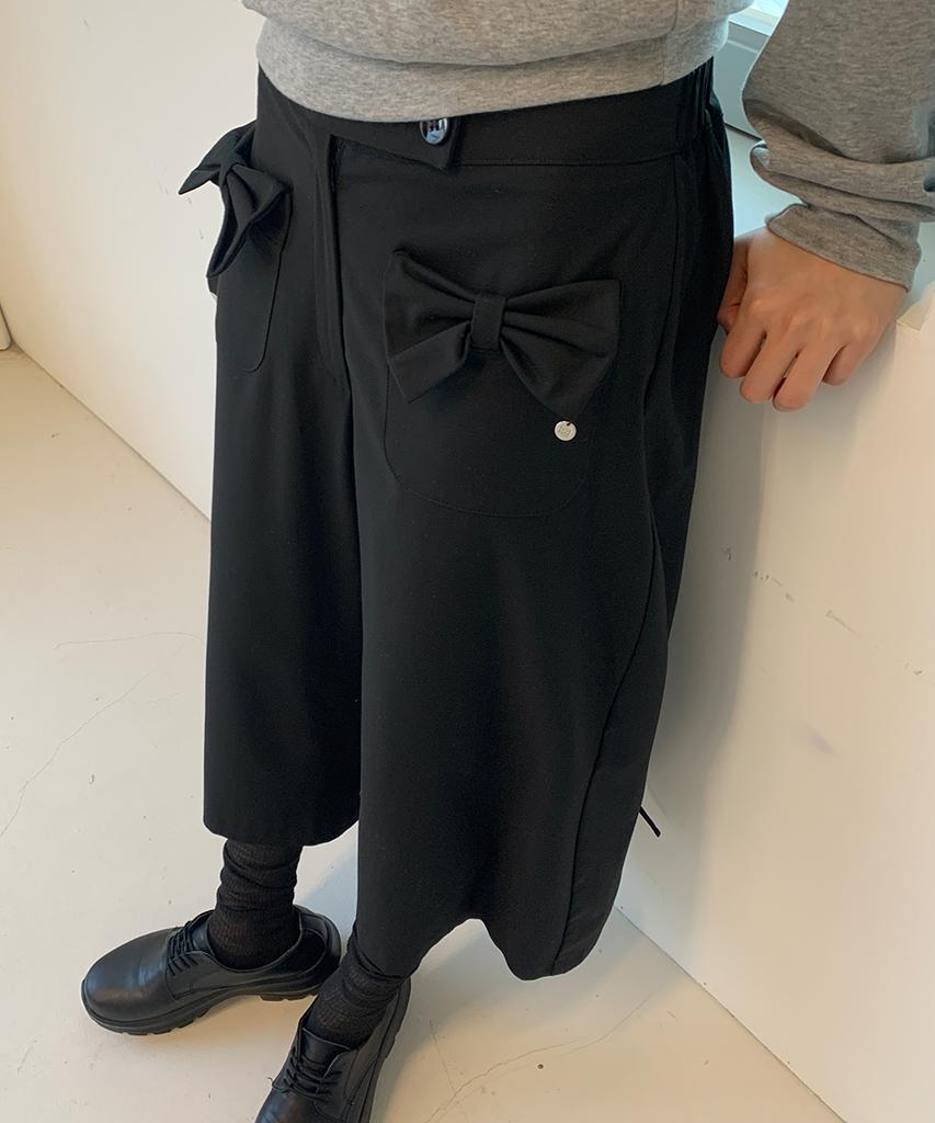 RONRON Ribbon Pocket Shirring Bermuda Pants Black