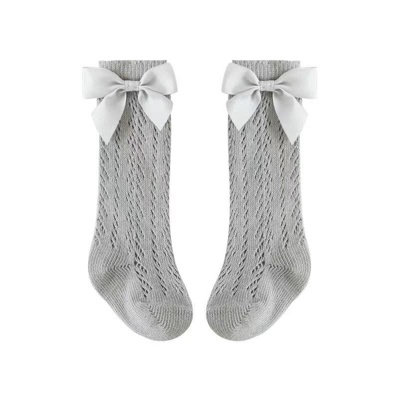 Новые летние детские носки с бантом для девочек ясельного возраста, длинные гольфы, мягкие хлопковые ажурные детские сетчатые носки принцессы для детей от 0 до 5 лет