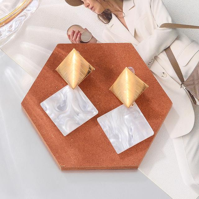 Женские серьги Акриловые серьги-подвески для женщин Геометрические серьги-кольца Большие висячие белые серьги Модные украшения