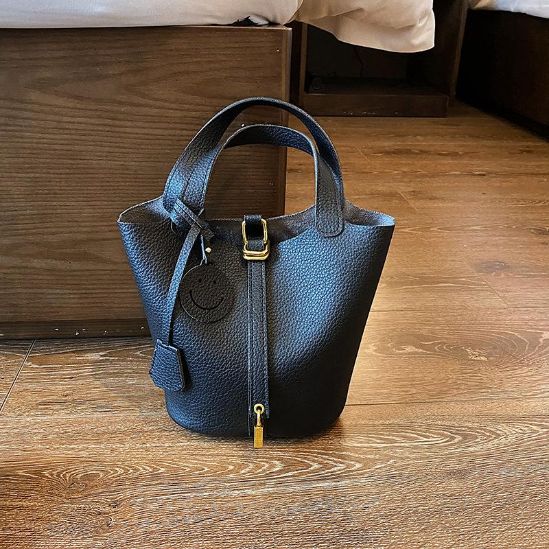 Niche Lychee Pattern Bag 2023 New Handbag Shopping Basket Female Bag Bucket Bag Simple Mother Bag Crossbody Bag