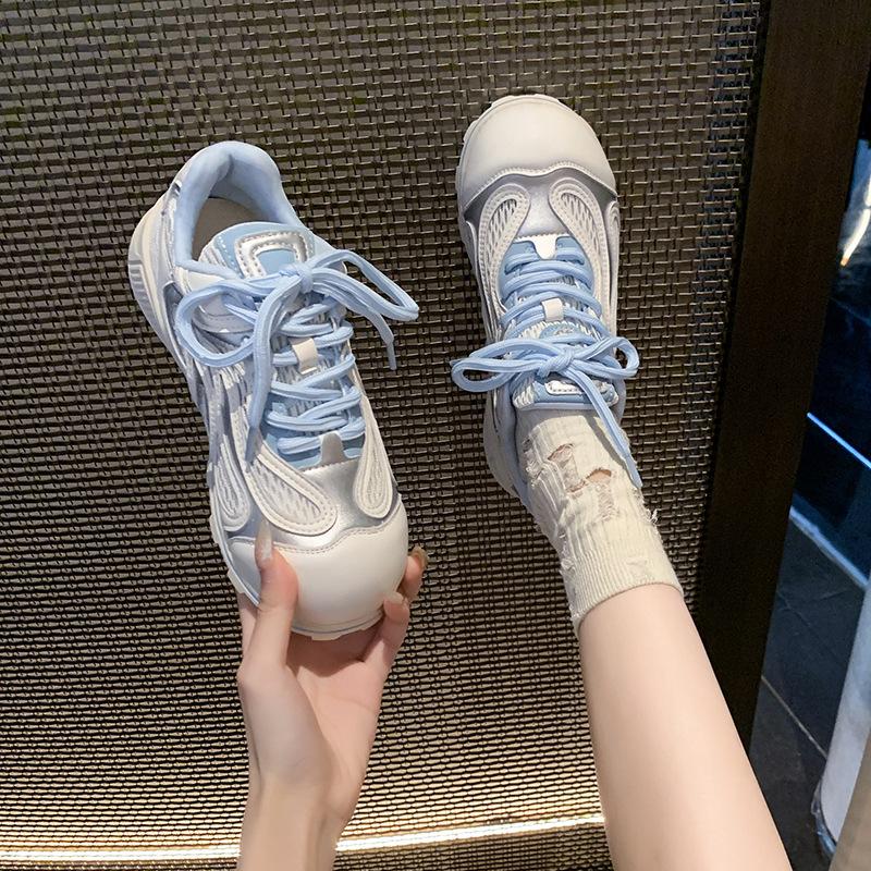 Туфли для моральной подготовки в стиле академии женские лето 2025 новые удобные и универсальные повседневные туфли на плоской подошве Forrest Gump сетчатые спортивные туфли