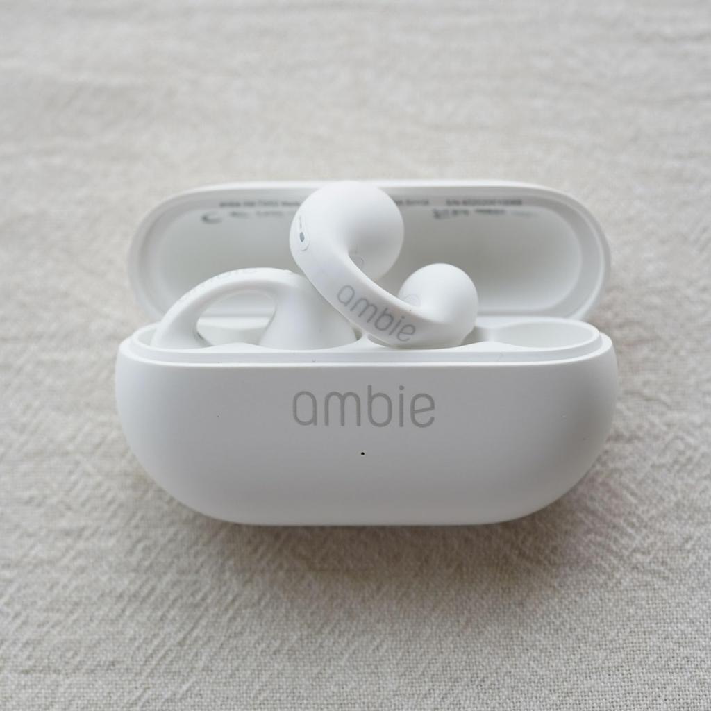 Ambie sound earcuffs Стартовый набор основной блок x сменные true wireless Bluetooth с AM-TW02 (БЕЛЫЙ Латте) Открытого типа, легко слушать, каверы,