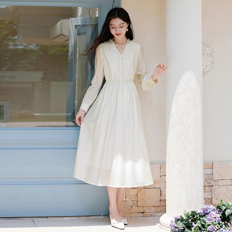 French fungus edge waist cinched V-neck dress