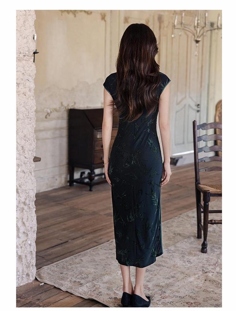 Платье-чонсам Bei Zhi Yun Black Retro без рукавов с халтером - Обновленное издание Осень 2025