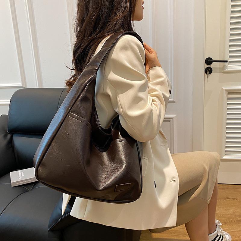 Chic Retro Large Capacity Tote Bag For Women With Unique Design And Stylish Appeal In Black White Brown Or Coffee Colors