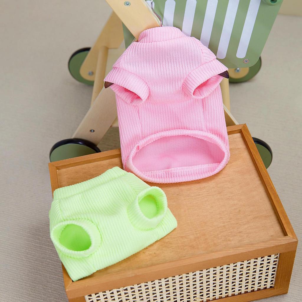 Футболка с изображением смайлика бишона Тедди и подтяжками на весну и осень