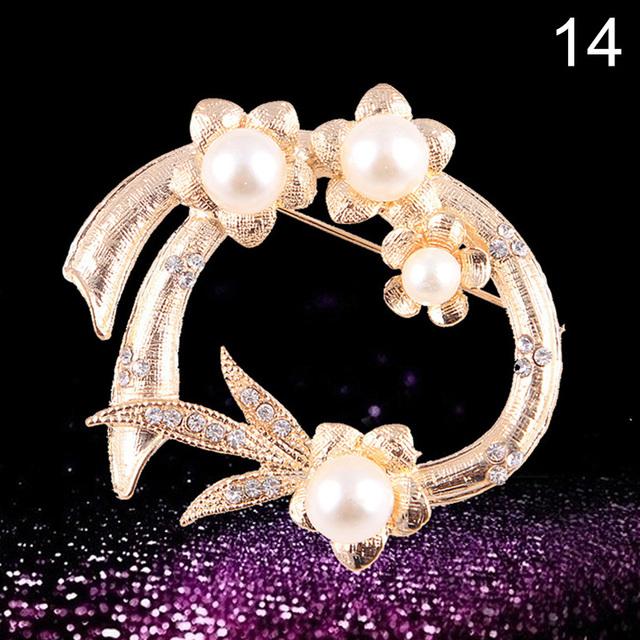 Fashion Jewelry High Quality Gold Color Brooch Pins Crystals Imitation Pearl Flower Brooch Women Wedding Party Accessories