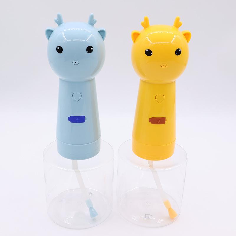 New Pet Products Deer Foaming Machine Cat and Dog Products Pet Bathing Smart Bath Bubble Machine Household Foam Watering Can