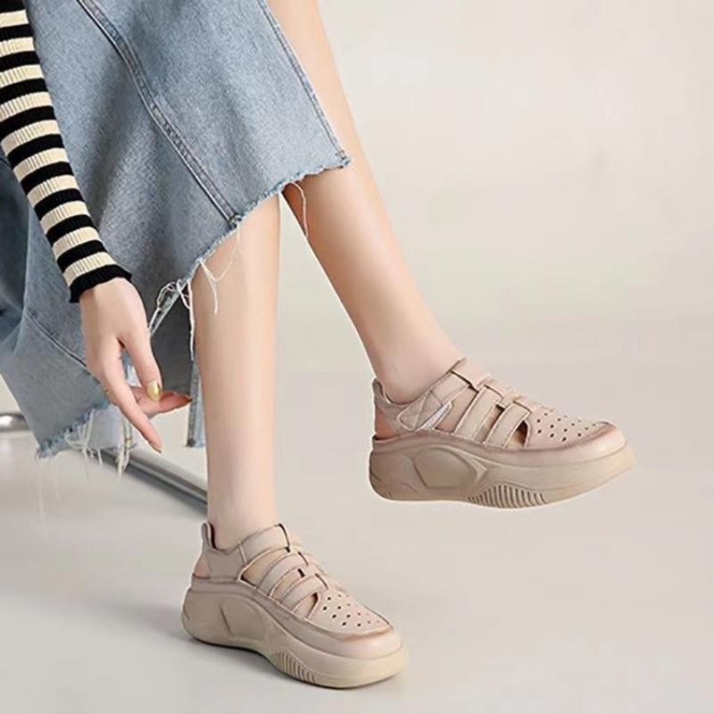 Summer New Fashion Soft-soled Women's Shoes Retro Hollow Baotou Sports Sandals Women's Thick-soled Roman Sandals