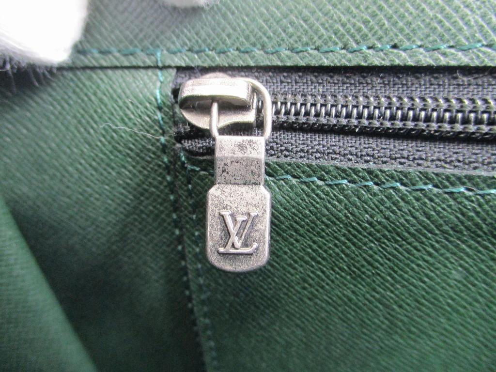 Authentic LOUIS VUITTON Taiga Episea Leather Clutch Bag Document Case A4 #a642 Seller refurbished